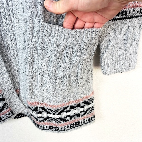 Lety & Me Long Line Chunky Knit Aztec Striped Cardigan Size XS - Picture 6 of 11
